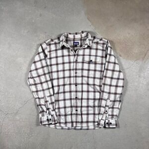 Patagonia men's organic cotton fjord flannel plaid shirt men's size Medium